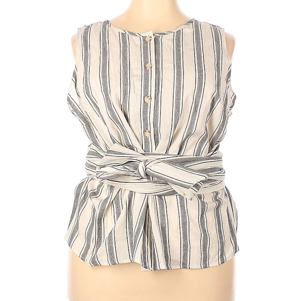 Who What Wear Sleeveless Top 2x EUC Stripes White